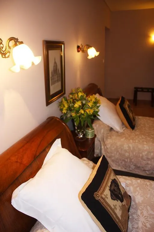 L'Ancienne Auberge Puycelci Hotel