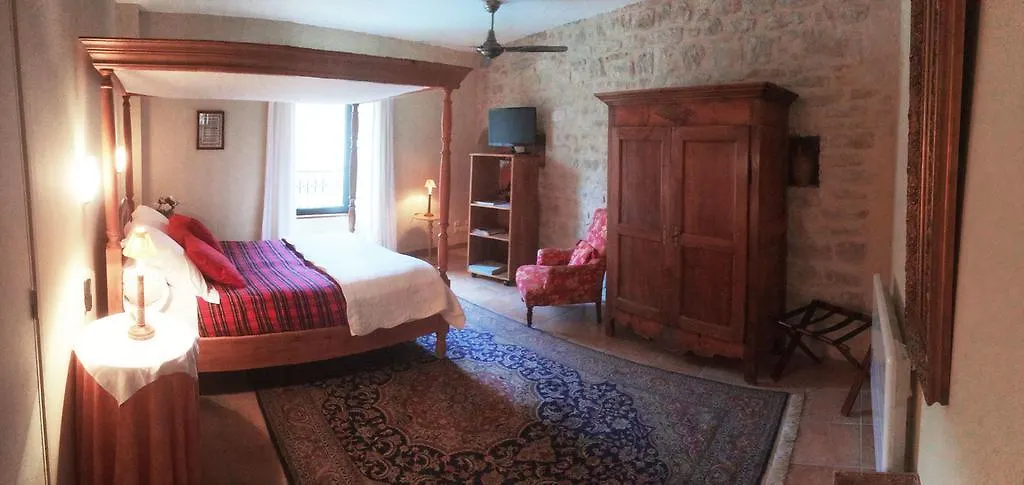 L'Ancienne Auberge Puycelci 2*,  France