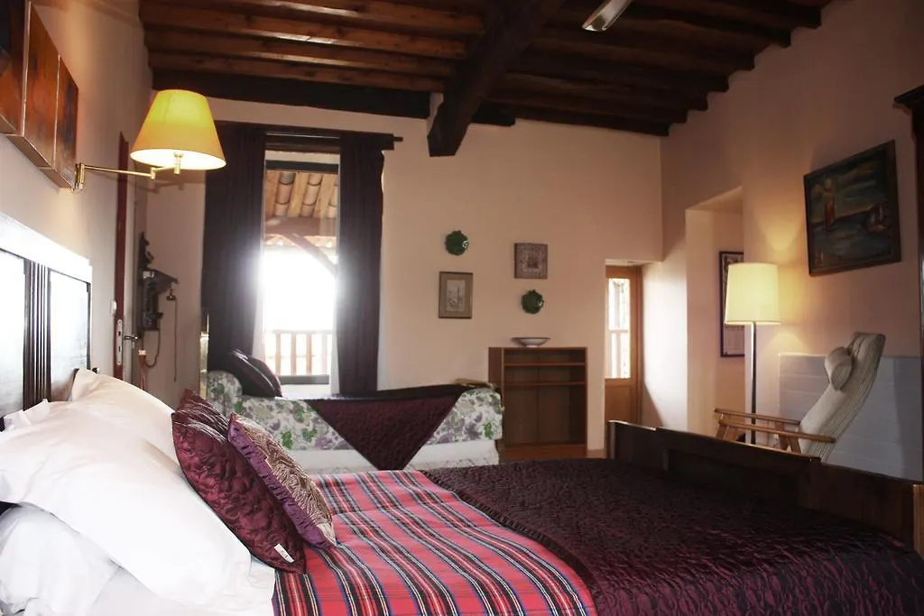 L'Ancienne Auberge Puycelci Hotel
